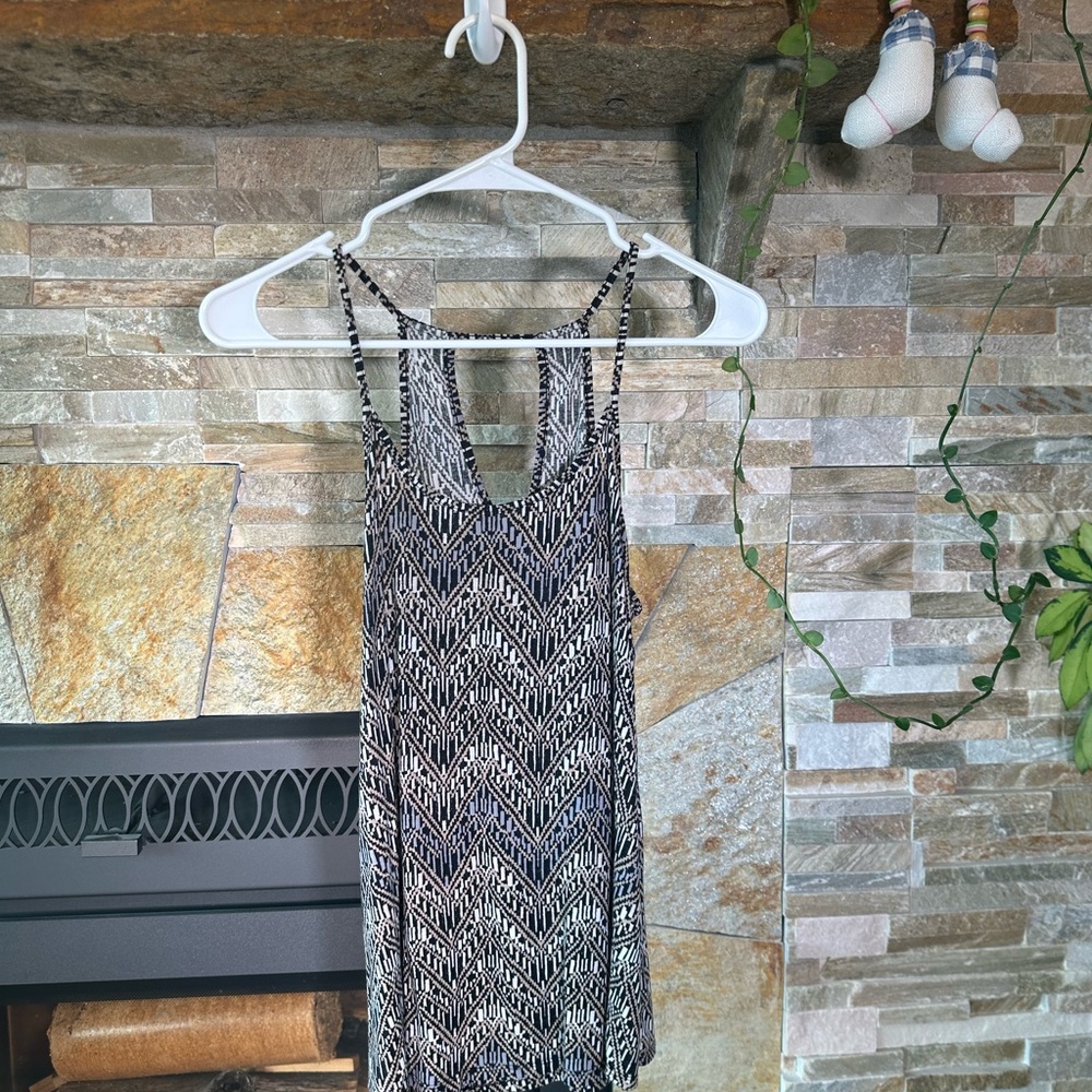 Old Navy Neutral Patterned Tank Top Small - Perfect for Summer!